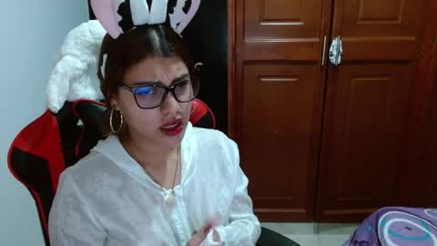 Nadia online show from 10/30/25, 10:10