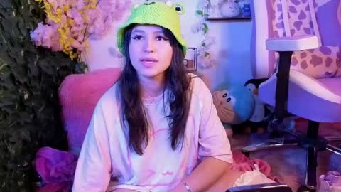 eymmy_24 online show from 06/05/26, 06:52