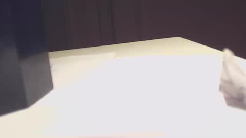 Snapshot of ezcoda chatting on 12/26/24, 01:07 EZCODA online show from 12/26/24, 01:07