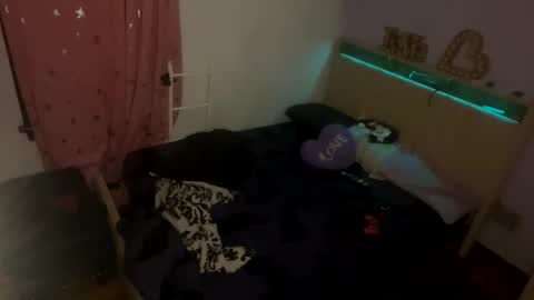 Snapshot of eze_369 chatting on 01/26/25, 12:22 eze_369 online show from 01/26/25, 12:22