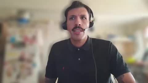 Snapshot of ezlajfer chatting on 03/23/26, 03:05 venusah online show from 03/23/26, 03:05