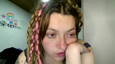 Snapshot of ezlngirl chatting on 09/12/25, 01:06 Aimee online show from 09/12/25, 01:06