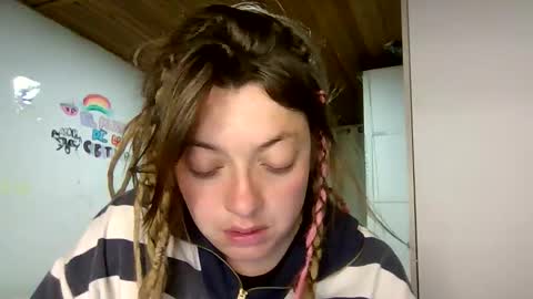 Snapshot of ezlngirl chatting on 02/03/26, 03:59 Aimee online show from 02/03/26, 03:59