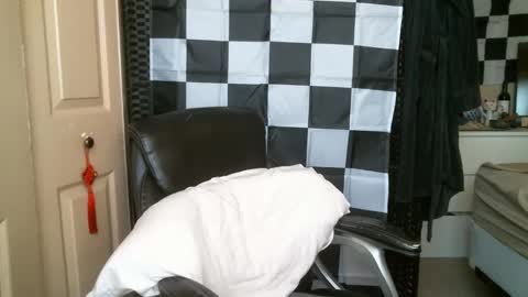 Snapshot of ezra_naamah chatting on 01/15/25, 06:29 Ezra Naamah online show from 01/15/25, 06:29