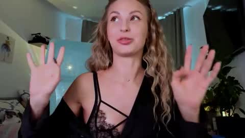  if you dont have fansly account yet use this link to registration    online show from 11/16/25, 11:27