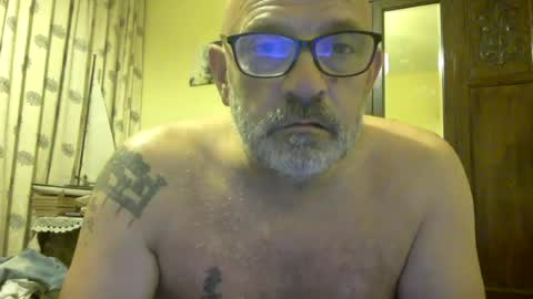 Snapshot of f1zzeek chatting on 07/15/26, 10:59 f1zzeek online show from 07/15/26, 10:59