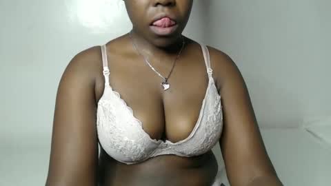 Miss Fabby online show from 10/22/25, 09:20