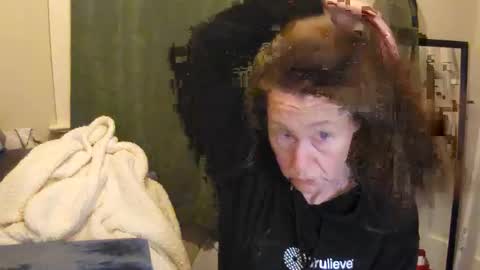 FabOmobono online show from 12/30/24, 05:15