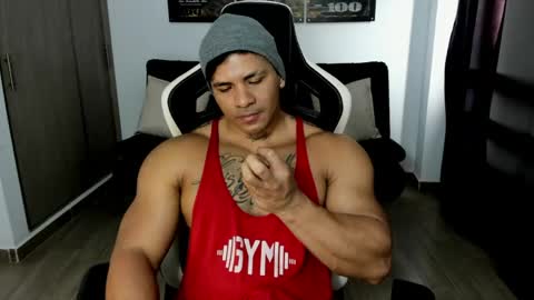 Snapshot of fabian_arango chatting on 05/13/26, 02:25 Fabian arango online show from 05/13/26, 02:25