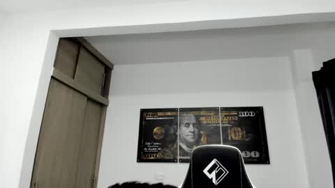 Snapshot of fabian_arango chatting on 05/26/26, 11:17 Fabian arango online show from 05/26/26, 11:17