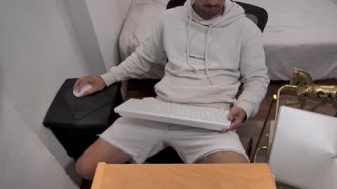 fabiano_hernandes30 online show from 11/29/25, 07:44