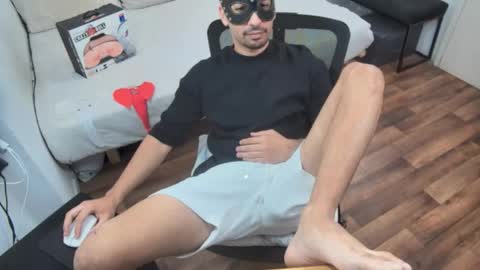 fabiano_hernandes30 online show from 05/12/26, 12:02