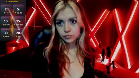 Snapshot of fabzy_fab chatting on 06/18/26, 11:58 fabzy online show from 06/18/26, 11:58