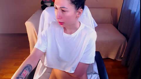 Elli  online show from 03/21/26, 12:32