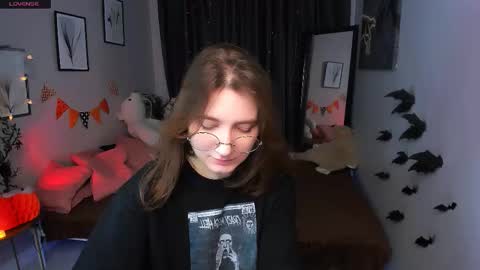 Tara online show from 10/25/25, 06:21