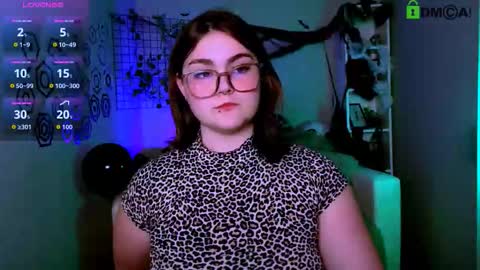 Snapshot of fairy_viola chatting on 10/30/25, 09:37 Viola online show from 10/30/25, 09:37