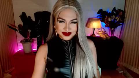 CLAUDIA VALVALERA online show from 11/04/25, 08:24