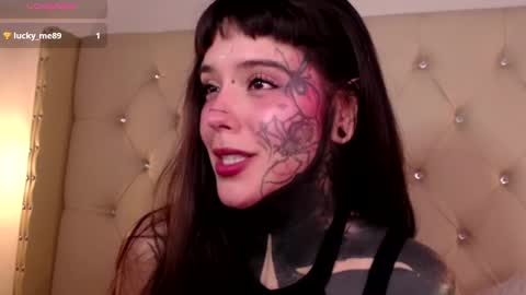 Snapshot of fairyflexxx chatting on 12/13/24, 01:44 Fairy online show from 12/13/24, 01:44