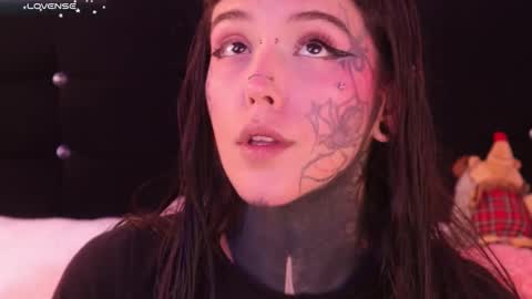 Snapshot of fairyflexxx chatting on 02/17/25, 04:48 Fairy online show from 02/17/25, 04:48