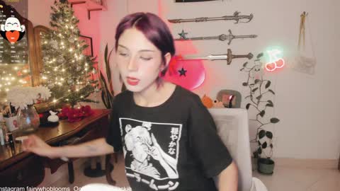 Snapshot of fairywhore chatting on 12/27/24, 04:26  Jackie Cosplayer  online show from 12/27/24, 04:26
