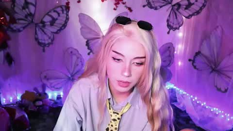 Snapshot of fairywhore chatting on 09/15/25, 04:01  Jackie Cosplayer  online show from 09/15/25, 04:01