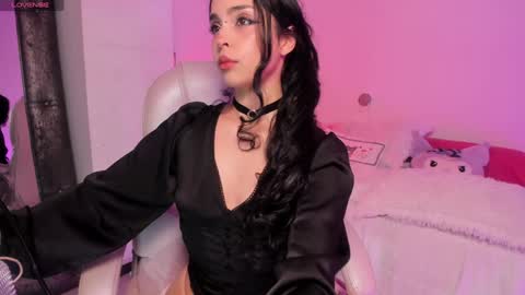 Sara  REMEMBER TO LEAVE A THUMB UP online show from 12/27/24, 03:09