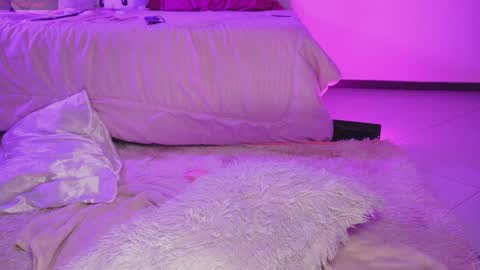 Sara  REMEMBER TO LEAVE A THUMB UP online show from 03/19/26, 02:59