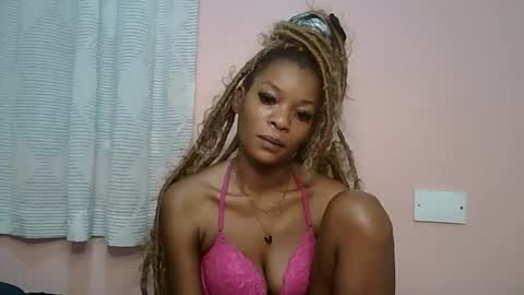 faizah_ online show from 05/15/26, 11:56
