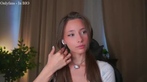 Snapshot of falinecrosthwaite chatting on 06/05/26, 09:04 Kaori online show from 06/05/26, 09:04