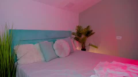 Lana online show from 11/20/25, 12:11