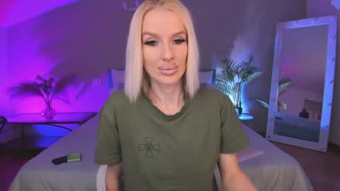 Lana online show from 04/14/26, 09:43