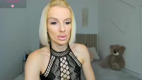 Lana online show from 07/17/26, 11:31