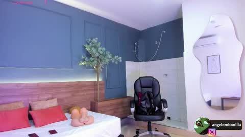 Megan    630  1330 -5 online show from 11/14/25, 12:15