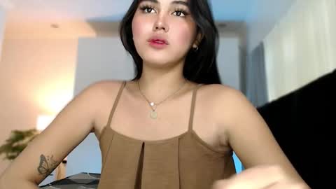 Snapshot of fallfromabove chatting on 01/14/26, 03:23 Belly Conklin online show from 01/14/26, 03:23