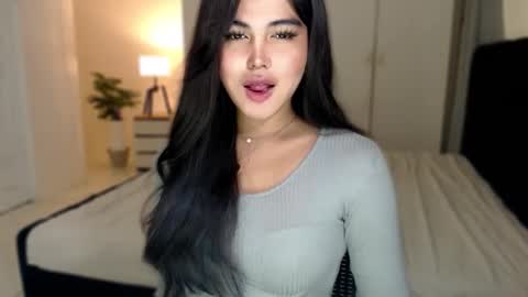 Snapshot of fallfromabove chatting on 02/19/26, 01:56 Belly Conklin online show from 02/19/26, 01:56