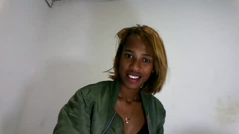 Snapshot of fallinah01 chatting on 07/25/26, 04:10 fallinah01 online show from 07/25/26, 04:10