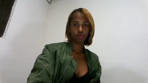 Snapshot of fallinah01 chatting on 07/26/26, 06:54 fallinah01 online show from 07/26/26, 06:54