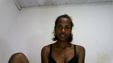 Snapshot of fallinah01 chatting on 07/28/26, 12:48 fallinah01 online show from 07/28/26, 12:48