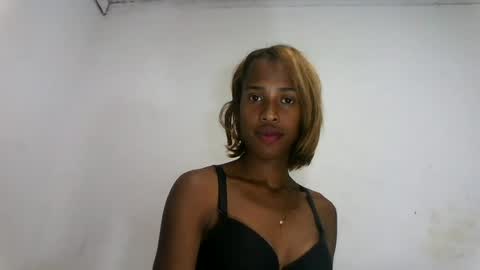 Snapshot of fallinah01 chatting on 07/29/26, 04:05 fallinah01 online show from 07/29/26, 04:05