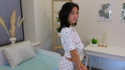 Snapshot of fannygarland chatting on 01/04/25, 10:05 Eva online show from 01/04/25, 10:05