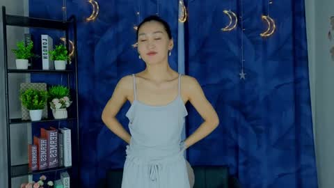 Snapshot of fannygarland chatting on 02/08/25, 01:22 Eva online show from 02/08/25, 01:22