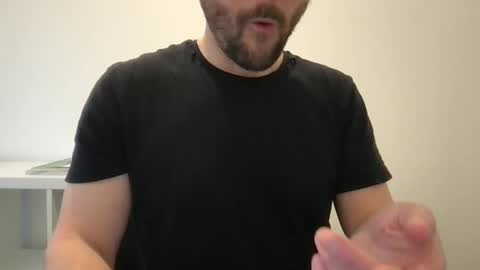 Snapshot of fantacyland chatting on 01/08/25, 01:09 Alex online show from 01/08/25, 01:09