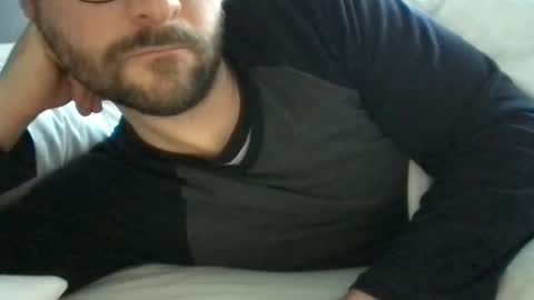 Snapshot of fantacyland chatting on 01/10/25, 11:43 Alex online show from 01/10/25, 11:43