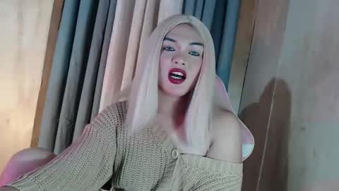 Snapshot of fantasticcock69_daniella chatting on 04/29/26, 09:32 DANIELLA - DONT FORGET TO GIVE ME A THUMBSU UP online show from 04/29/26, 09:32