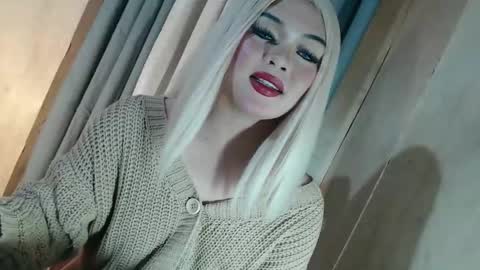 Snapshot of fantasticcock69_daniella chatting on 05/17/26, 10:28 DANIELLA - DONT FORGET TO GIVE ME A THUMBSU UP online show from 05/17/26, 10:28