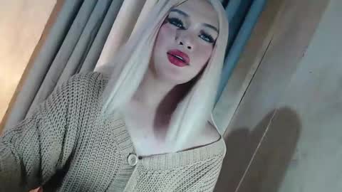 Snapshot of fantasticcock69_daniella chatting on 05/18/26, 10:48 DANIELLA - DONT FORGET TO GIVE ME A THUMBSU UP online show from 05/18/26, 10:48