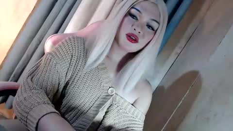 Snapshot of fantasticcock69_daniella chatting on 06/08/26, 08:42 DANIELLA - DONT FORGET TO GIVE ME A THUMBSU UP online show from 06/08/26, 08:42