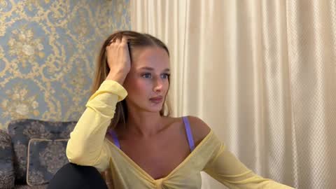 fantasy_moonlight online show from 09/29/25, 05:29