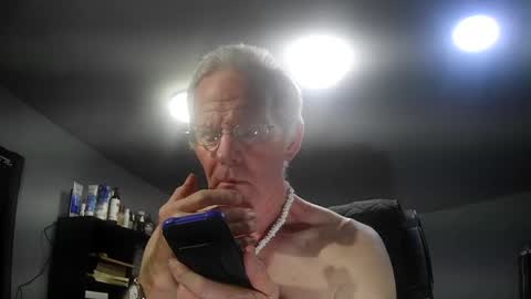 Snapshot of fantasyresort chatting on 05/18/26, 03:02 fantasyresort online show from 05/18/26, 03:02
