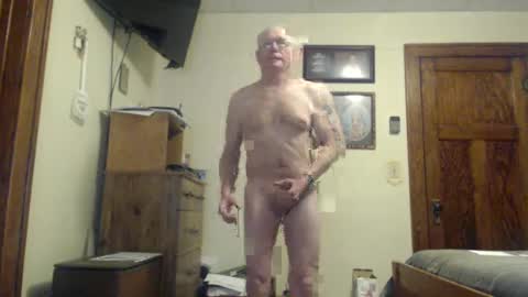 Snapshot of farboy64 chatting on 01/23/25, 12:52 farboy64 online show from 01/23/25, 12:52